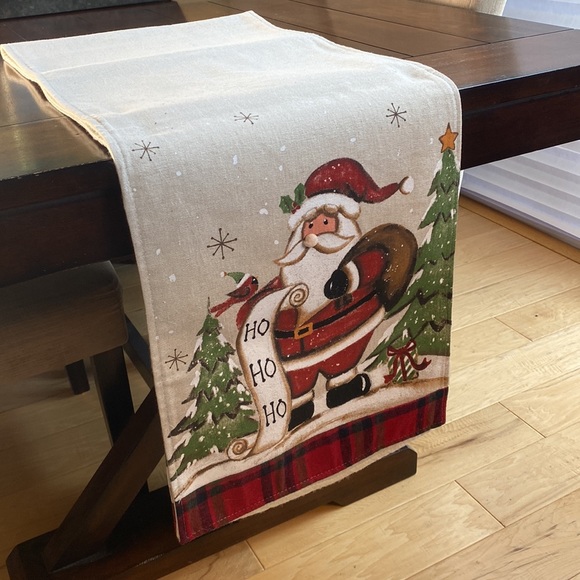 NWOT Santa table runner - Picture 2 of 11